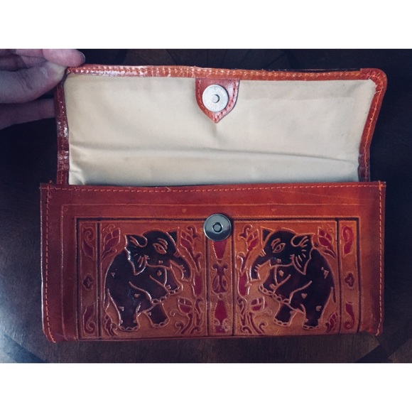 Elephant wallet. - Picture 2 of 4